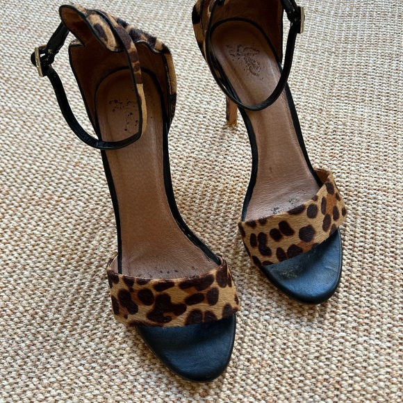 Joie Cheetah Print 3 Inch Heels in Size 9 - Picture 2 of 3